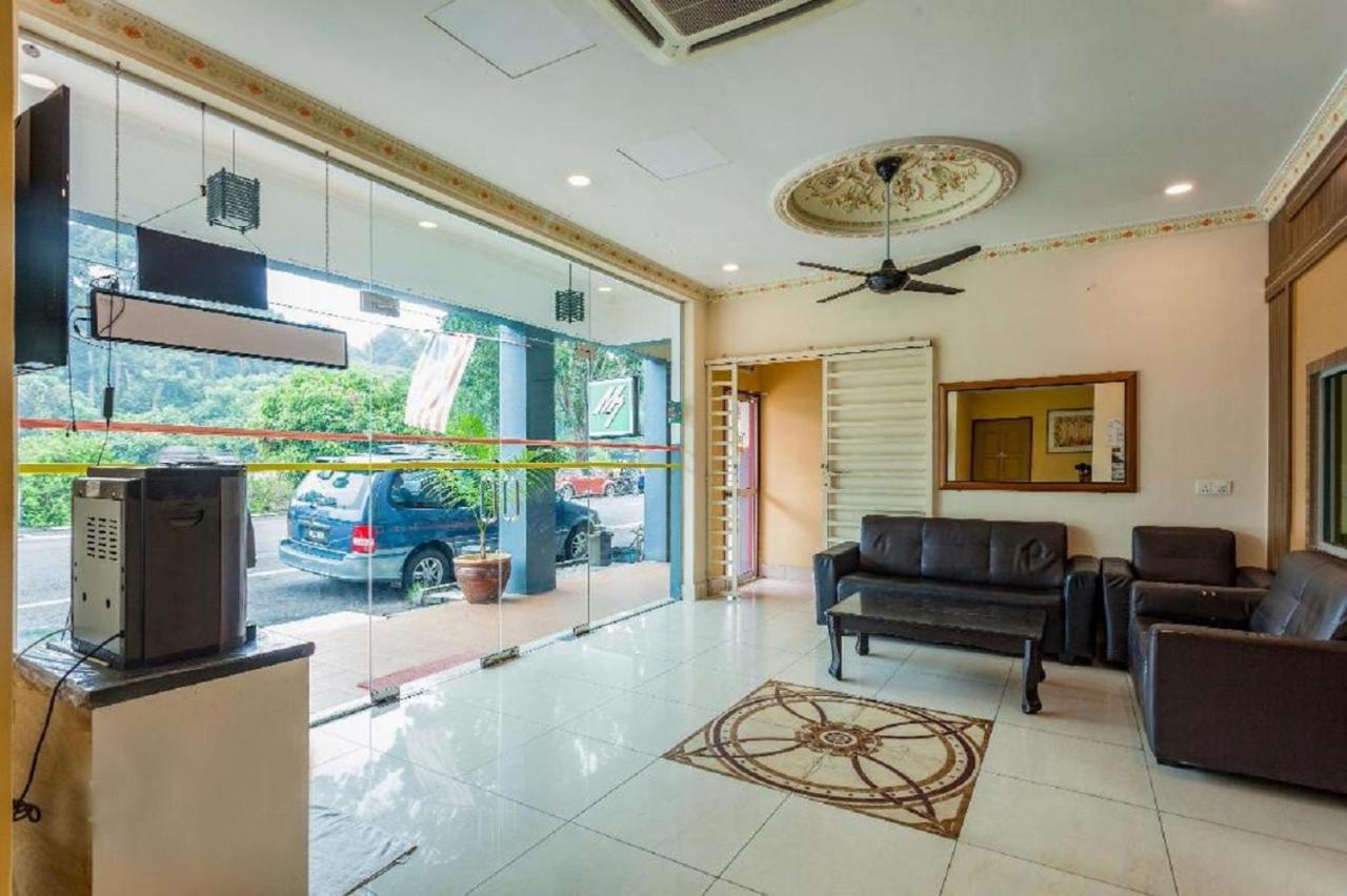 Hotel Sri Malim Танджунг Малим Екстериор снимка