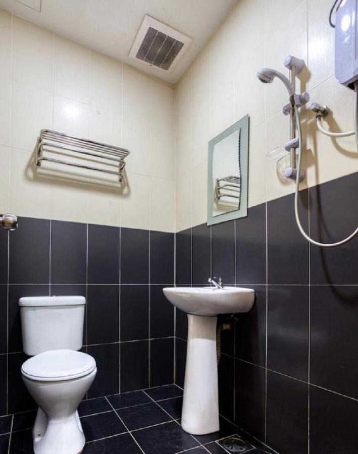 Hotel Sri Malim Танджунг Малим Екстериор снимка