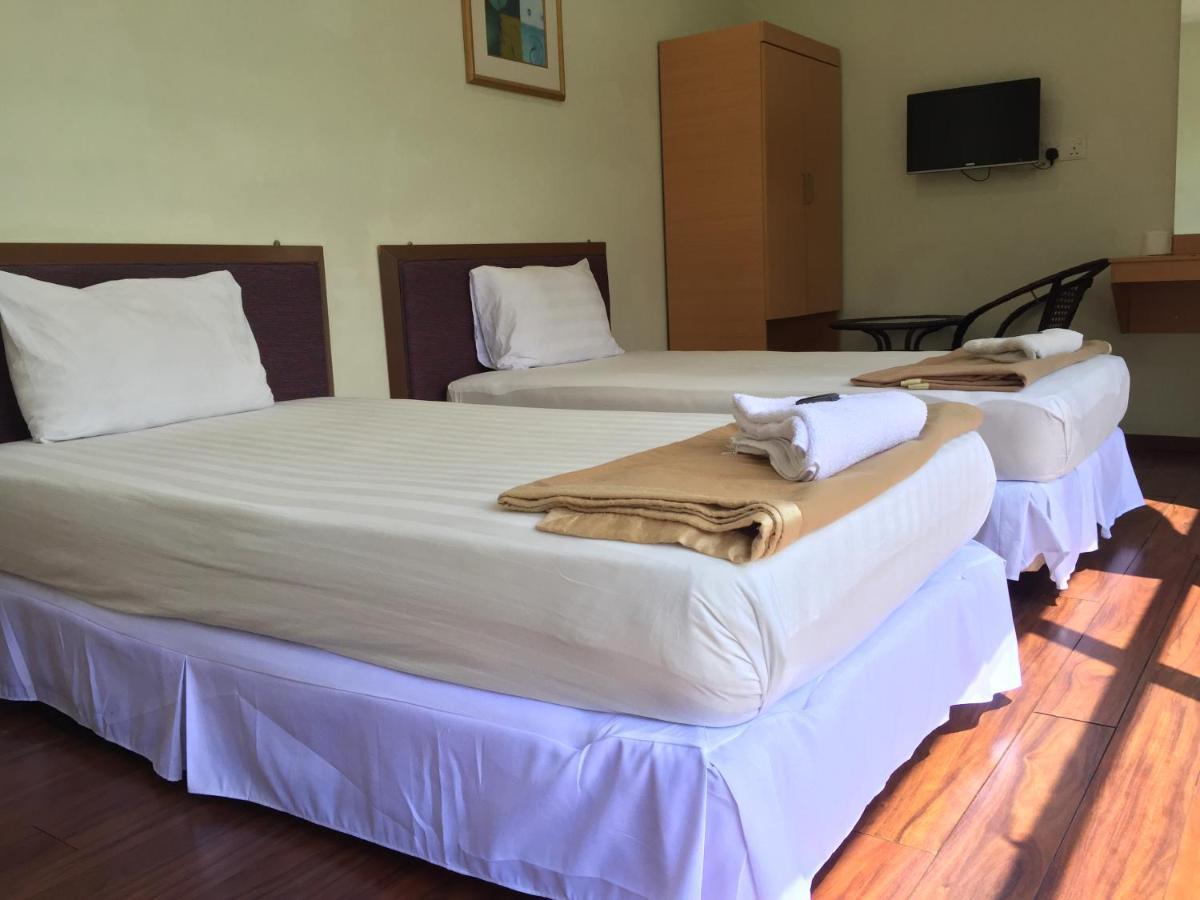 Hotel Sri Malim Танджунг Малим Екстериор снимка