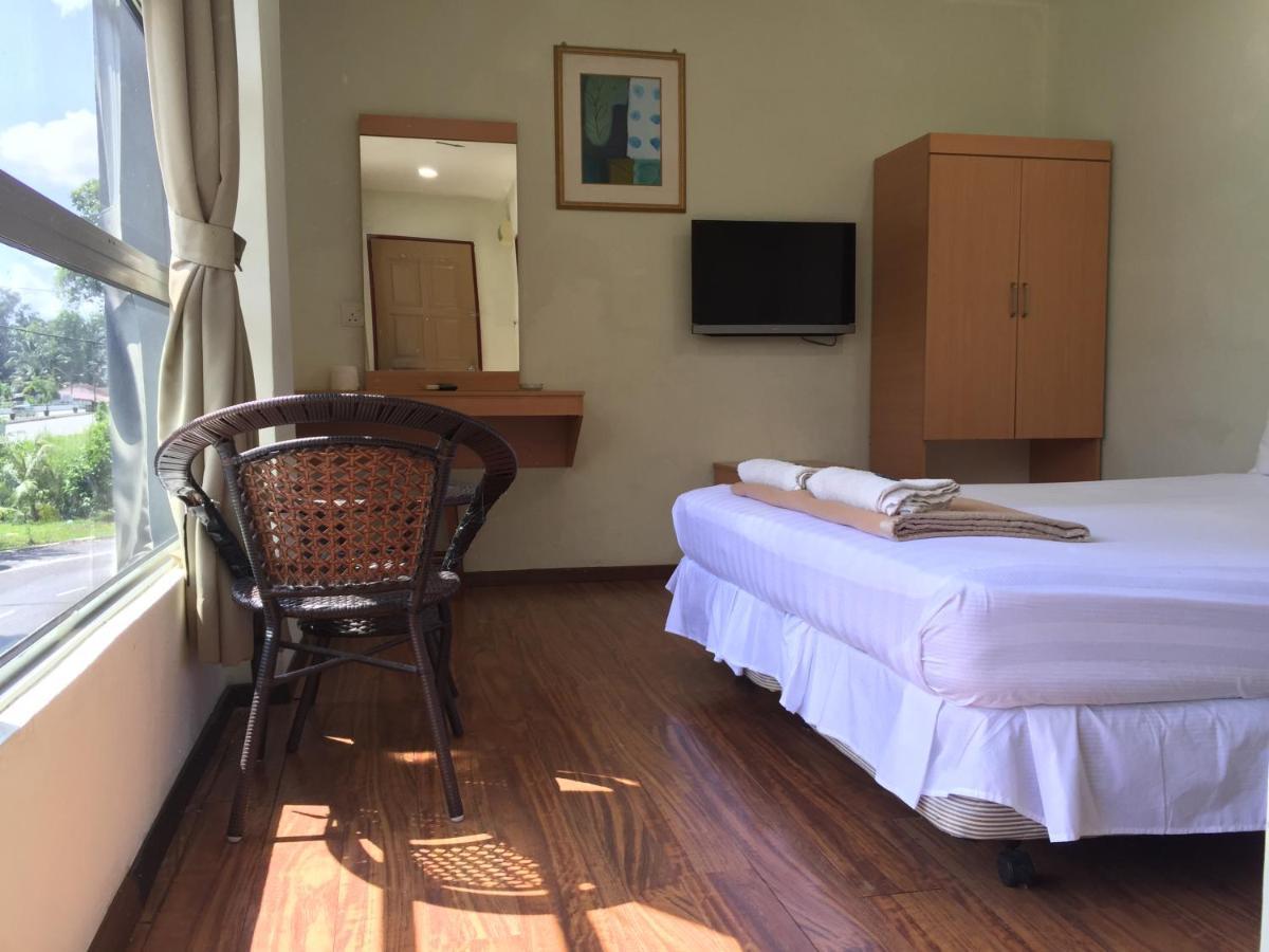 Hotel Sri Malim Танджунг Малим Екстериор снимка