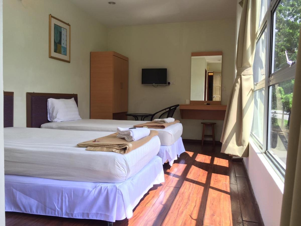 Hotel Sri Malim Танджунг Малим Екстериор снимка