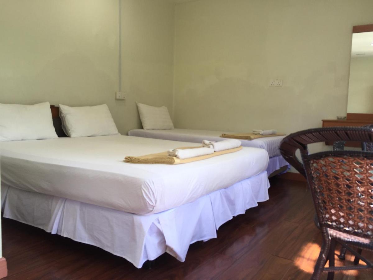 Hotel Sri Malim Танджунг Малим Екстериор снимка
